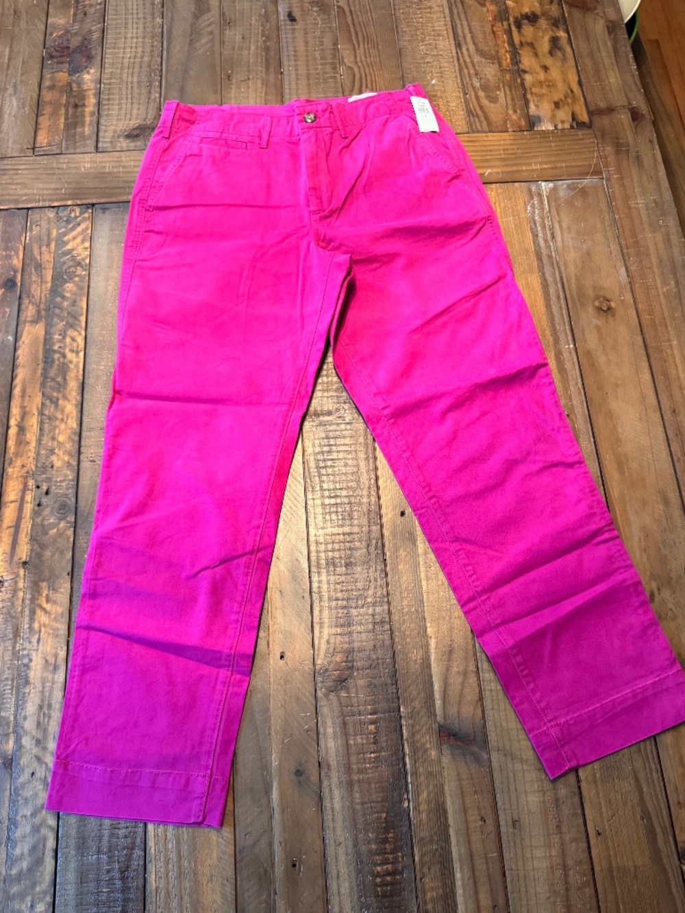 GAP Straight Khaki High Rise Chino Pant. Size 6. New, Year 2020